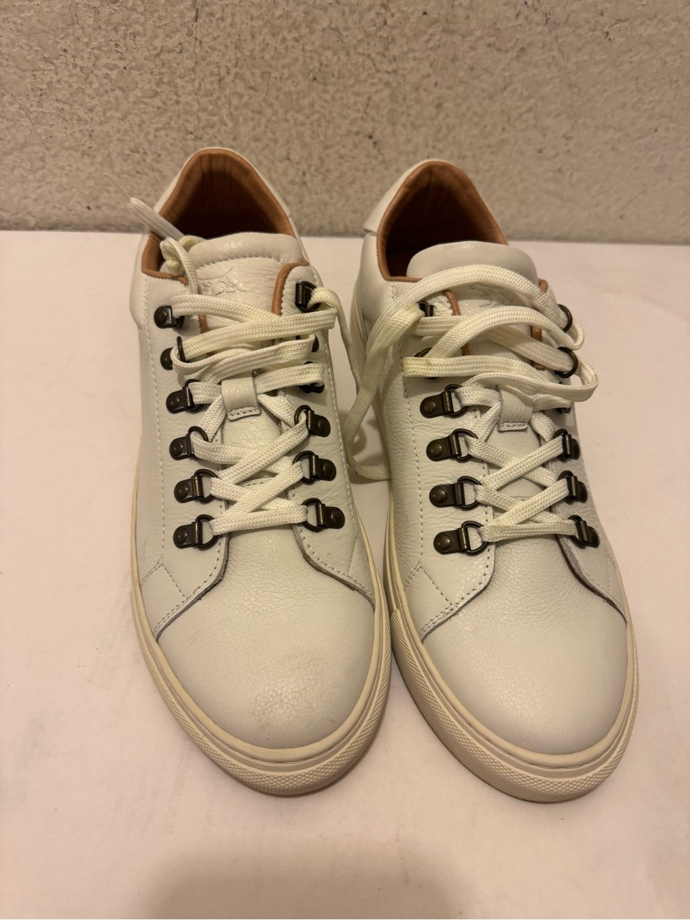Rodd & Gunn White Leather Lace-Up Sneakers with Metal Eyelets